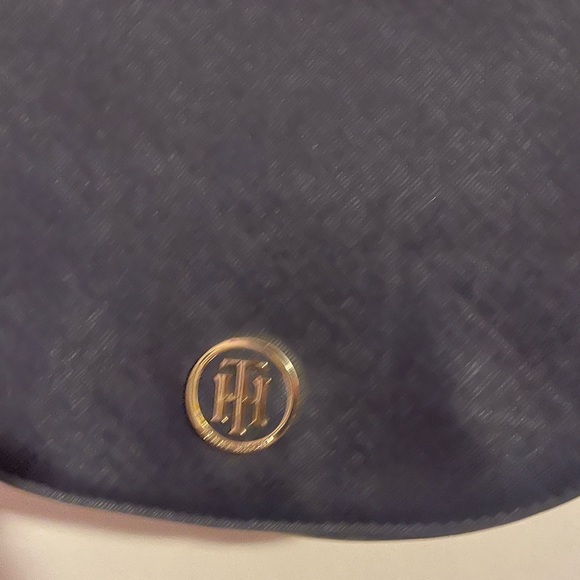 Tommy Hilfiger navy blue satchel bag - Picture 3 of 9